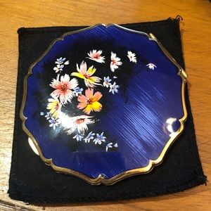 Vintage ‘70s Stratton Queen Convertible Powder/Solid Makeup Compact